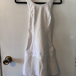 Elegant White Sleeveless Dress